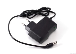电源适配器12V1A和12V2A能互用吗？解答来了！